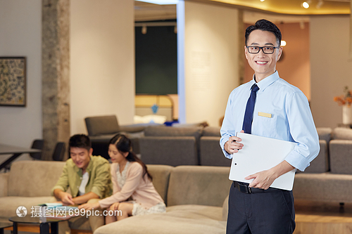 家具店銷售人員形象